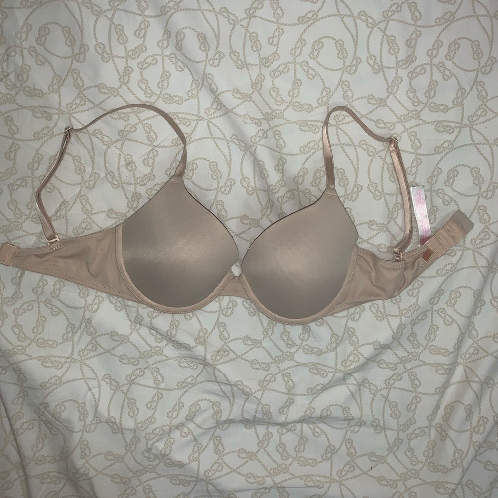 32D Nude Victoria Secret/PINK bra